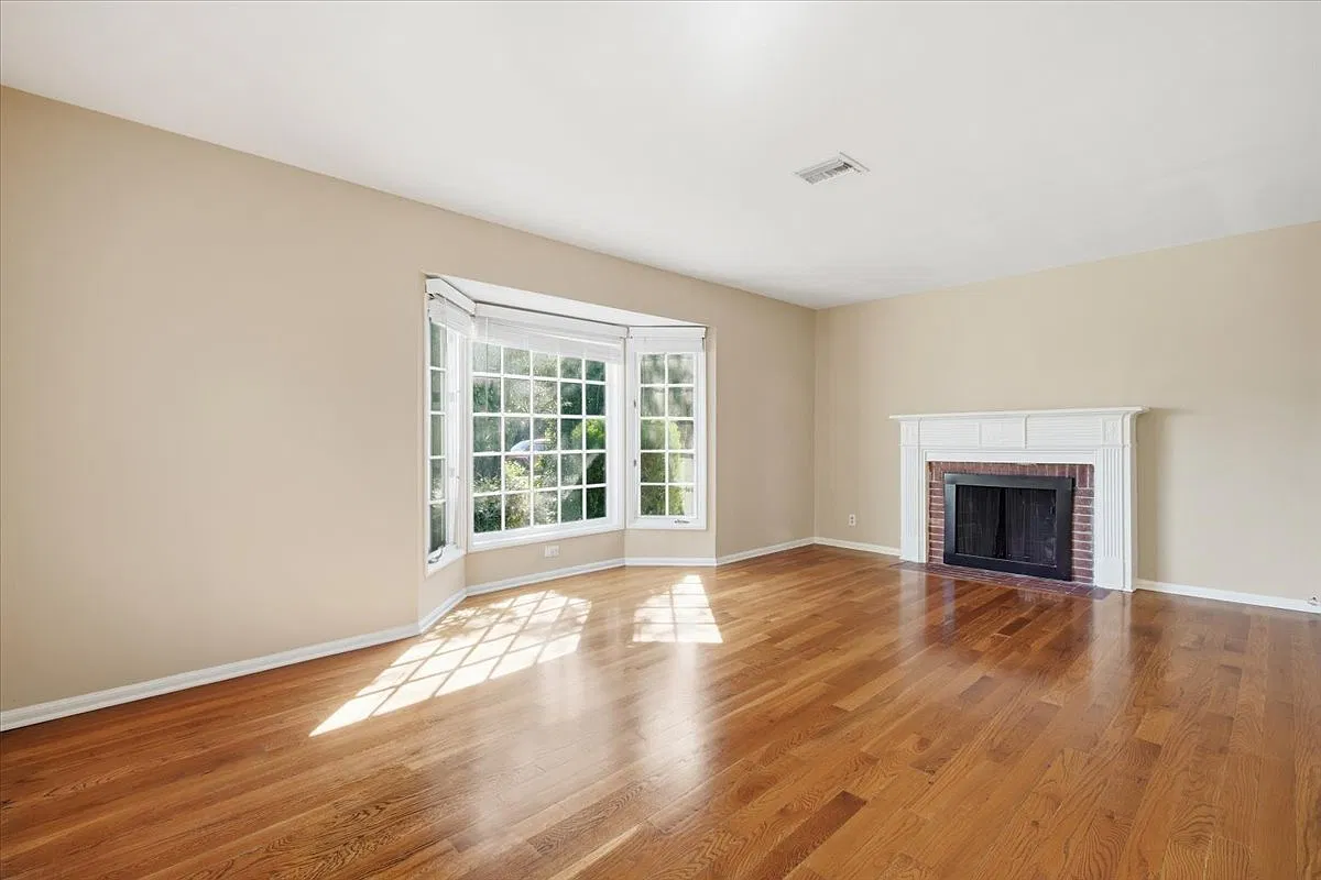 3 bed, 1465 sqft, $4,495 — Photo 2