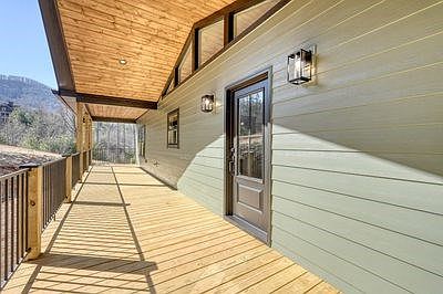 4th image of 256 Windy Reed Dr