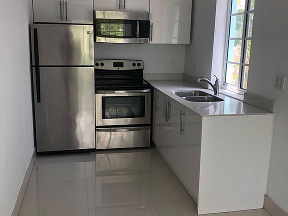 2nd image of 6891 Bay Dr