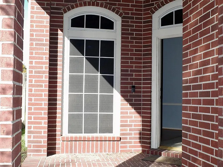 1506 Rogers Lake Ln — Photo 3