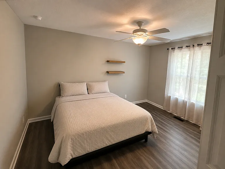 907 Wooded Ln — Photo 4