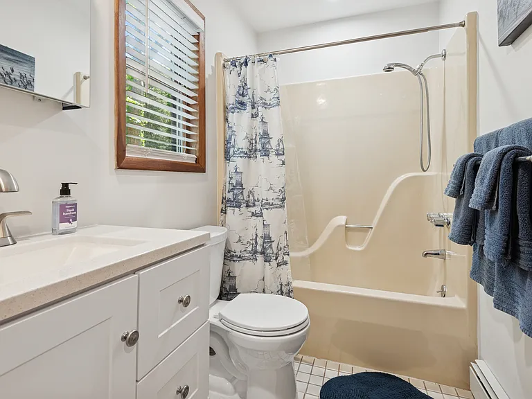 151 Kings Point Rd — Photo 15