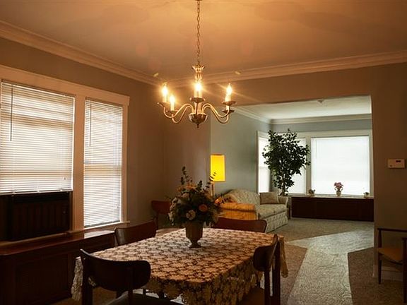 5th image of 5130 W Wellington Ave