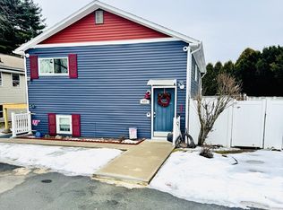 439 Oldfield Rd, Chicopee, MA 01013