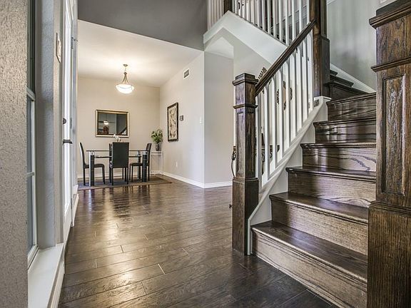 4th image of 1804 Crescent Creek Ln