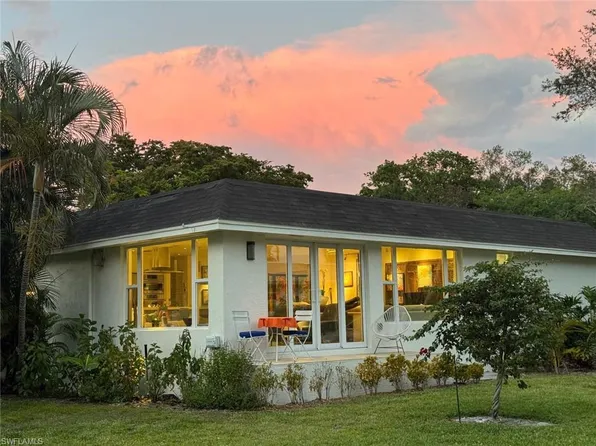 215 Lanchester CT #44, NAPLES, FL 34112