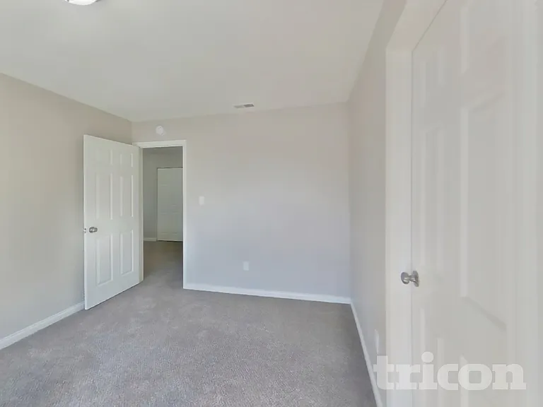 13600 N Ayrshire Cir — Photo 11