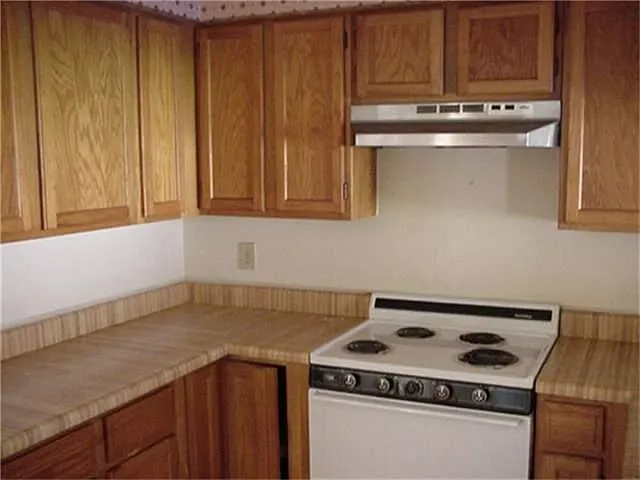 3 bed, 1.0 bath, 1284 sqft, $1,599 — Photo 4