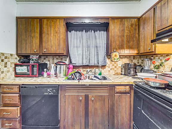 4th image of 1190 Forest Villa Dr NW