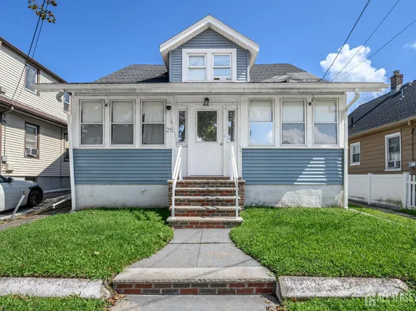 25 Comfort Pl, Clifton, NJ 07011