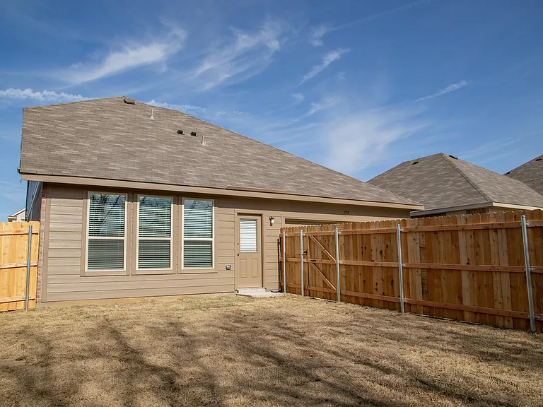 1918 Jasmine Dr — Photo 5