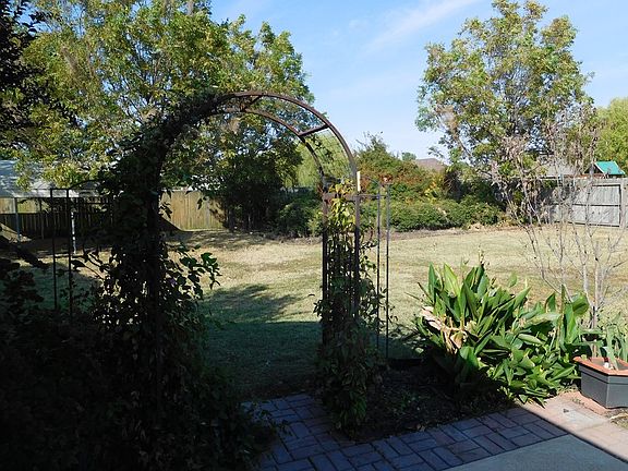 4th image of 226 Whispering Wind Cir