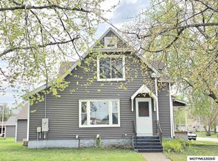 495 W 5th St, Garner, IA 50438