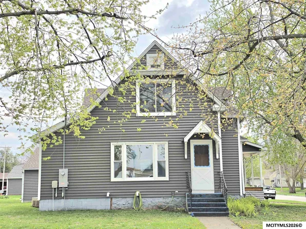 495 W 5th St, Garner, IA 50438