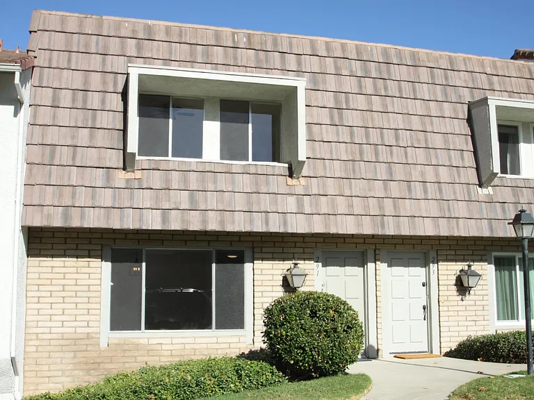291 Green Moor Pl — Photo 1