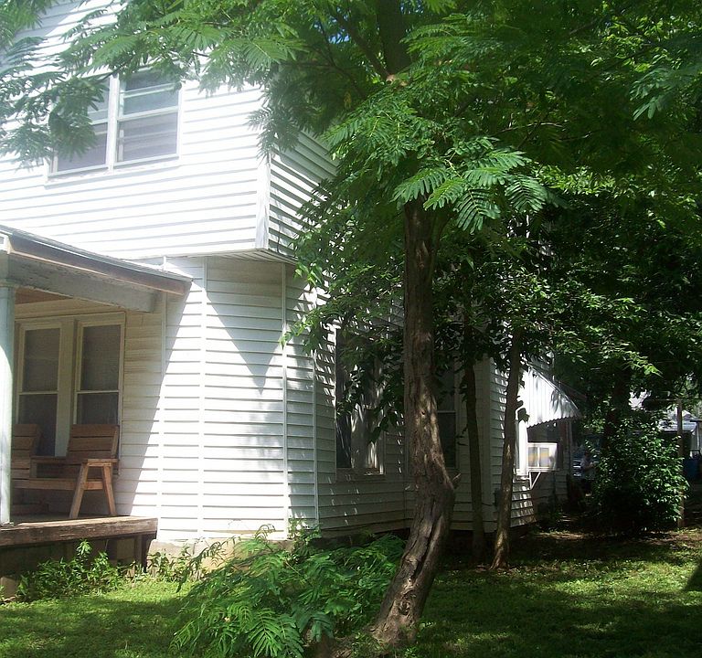 2nd image of 224 56th St NE