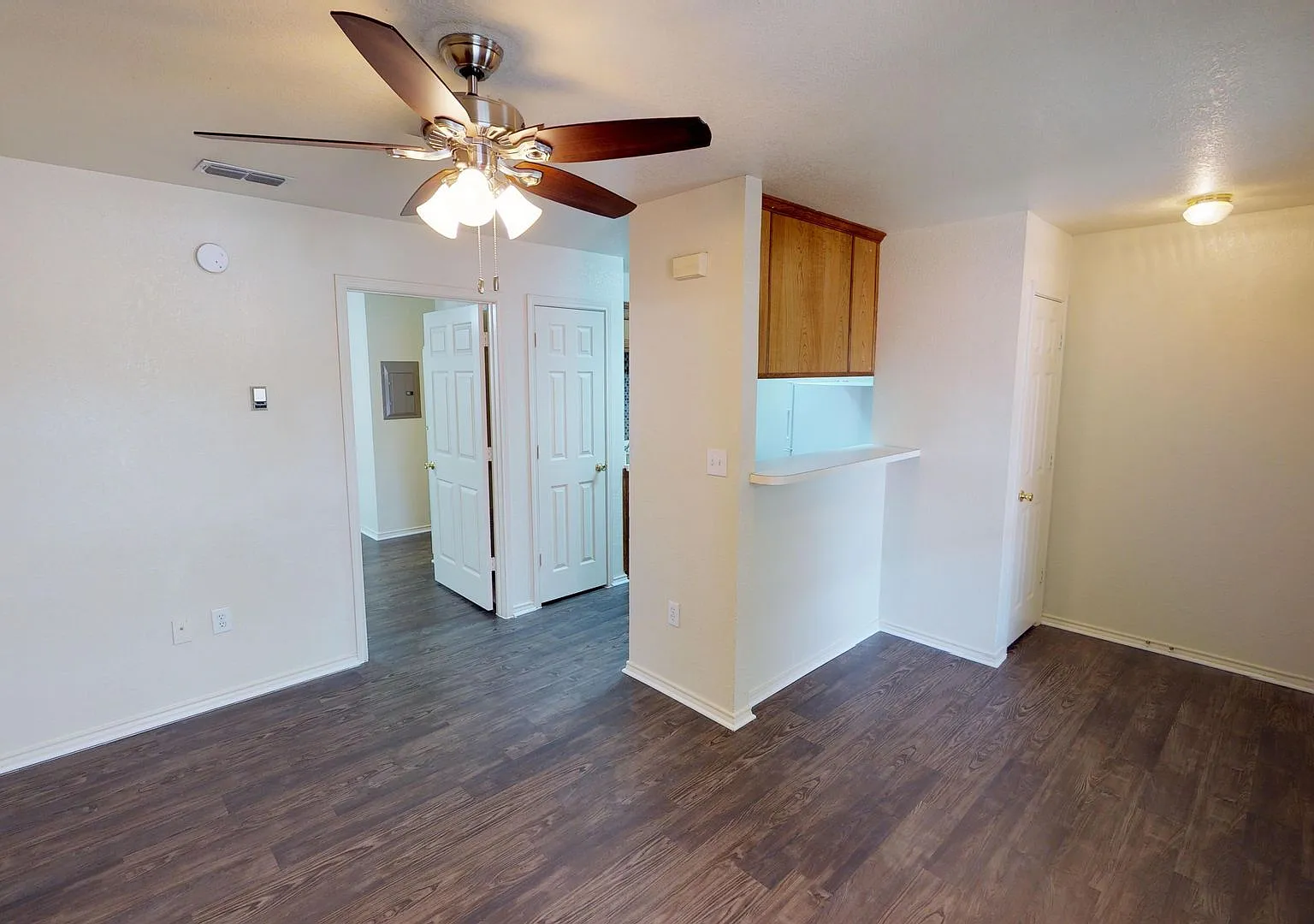 Brighton Place Apartments - 1 Bedroom/1 Bath - Walking distance to University of North Texas — Photo 4