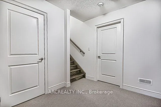 79 Baldry Ave — Photo 45