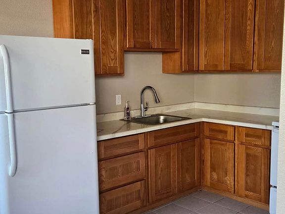 3rd image of 2545 28th St APT 2