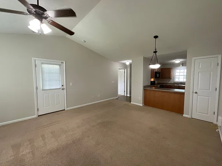 Meridian Park Apartments — Photo 148