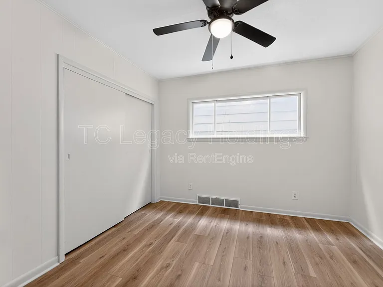 321 Clark St — Photo 9
