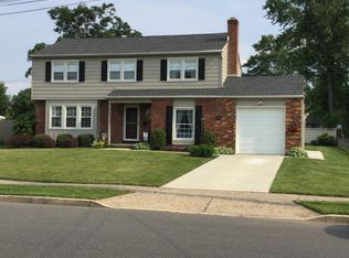 210 McIntosh Rd, Cherry Hill, NJ 08003