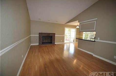 4th image of 10540 Oakbend Dr