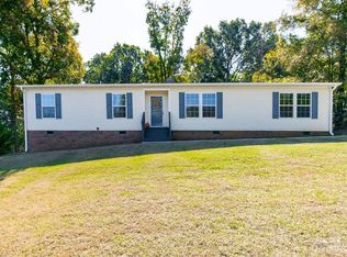 7075 Wright Rd, Thomasville, NC 27360