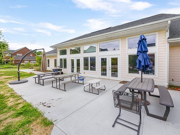 5th image of 560 Little Lake Dr #35