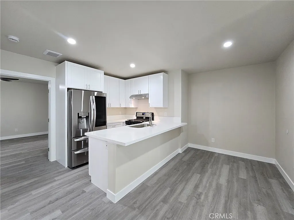 2 bed, 750 sqft, $2,650 — Photo 2
