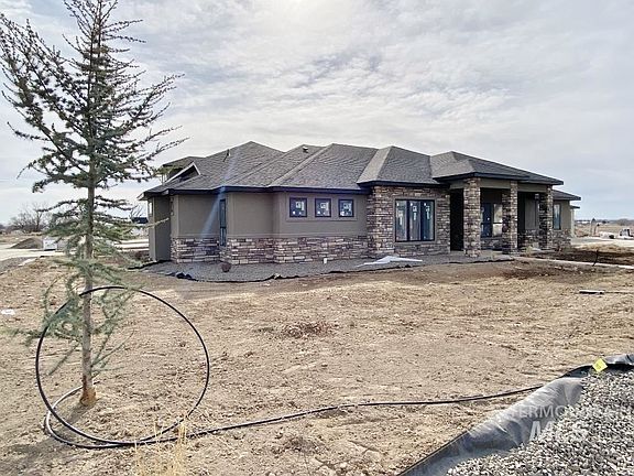 3rd image of 619 S Bristol Ln