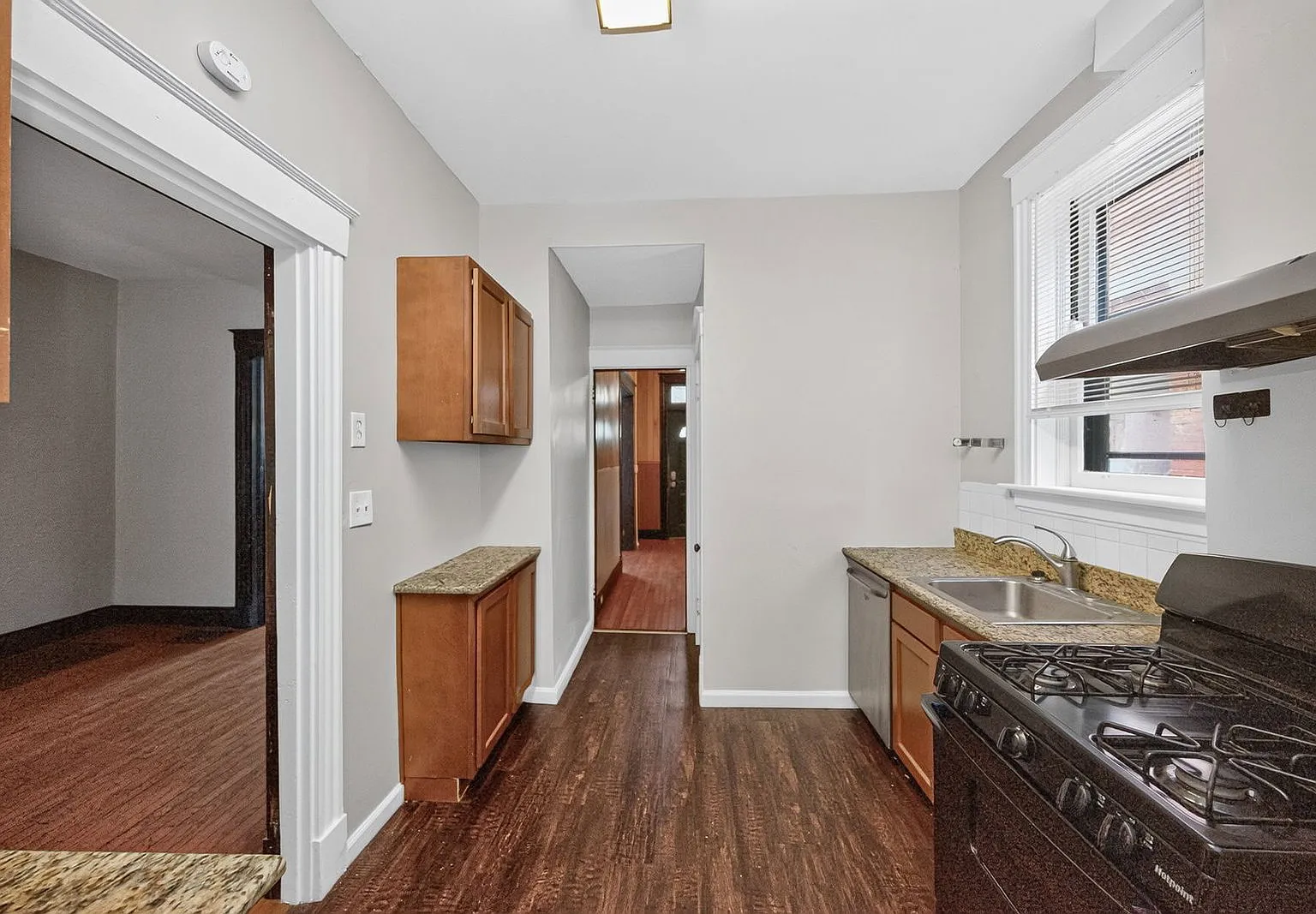 5 bed, 1.5 bath, $2,995 — Photo 3