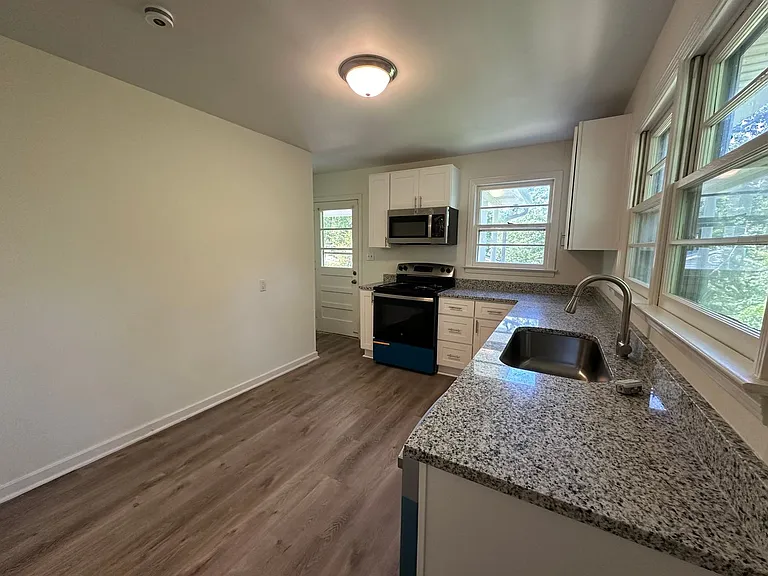 1604 McCall Dr — Photo 8