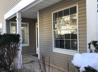 422 Cardinal Ln, Bedminster, NJ 07921