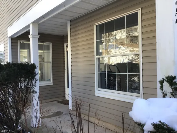 422 Cardinal Ln, Bedminster, NJ 07921