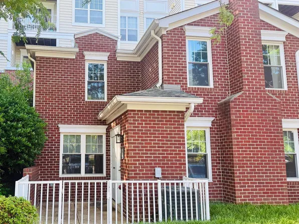 1641 International Dr #Townhouse 24, McLean, VA 22102