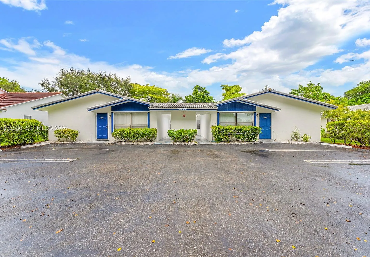 Coral Springs Lakes — Photo 3
