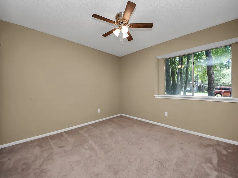 15 Brentwood Oaks Ct — Photo 18