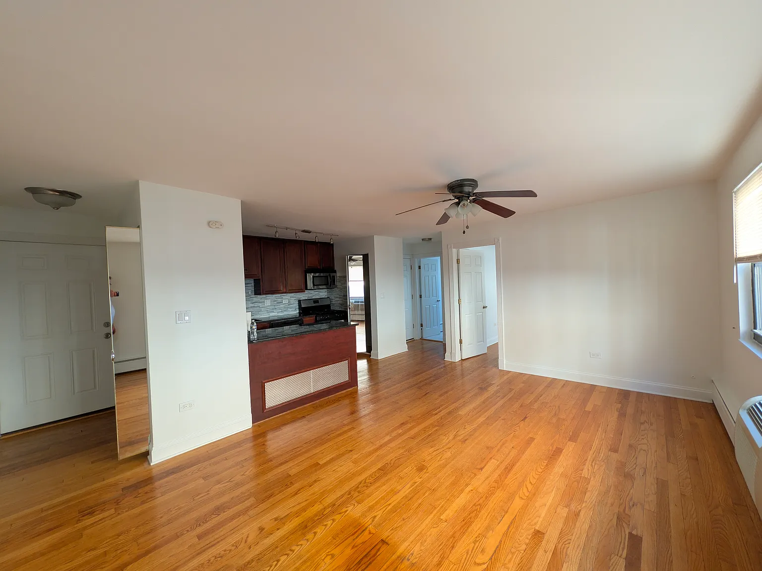 1 bed, 650 sqft, $1,550 — Photo 2