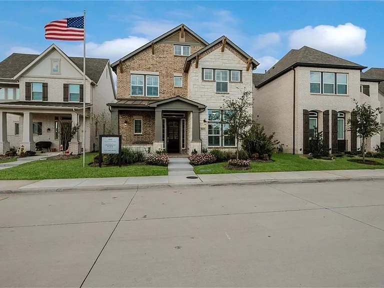 8043 Sunflower Ln — Photo 2