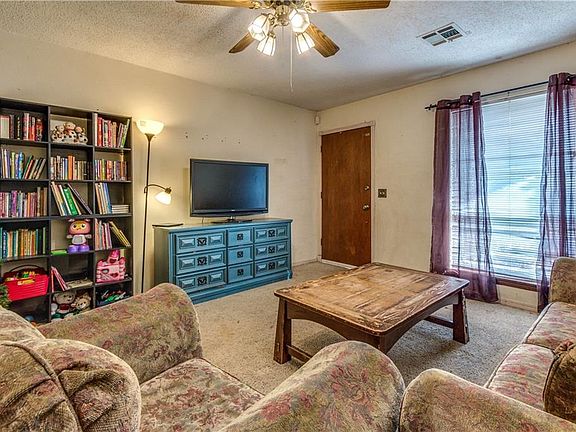 2nd image of 621 Woodland Way