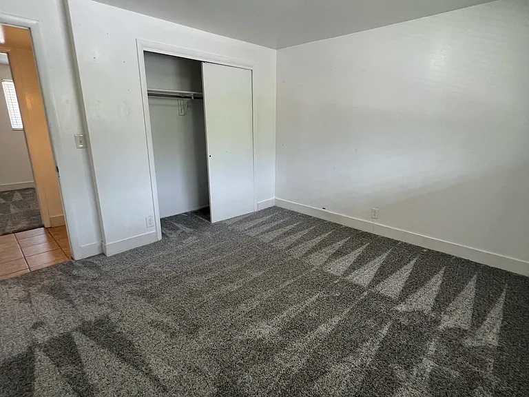 648 S 950 W — Photo 9