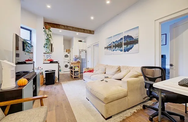 Rented by REAL New York | media 20