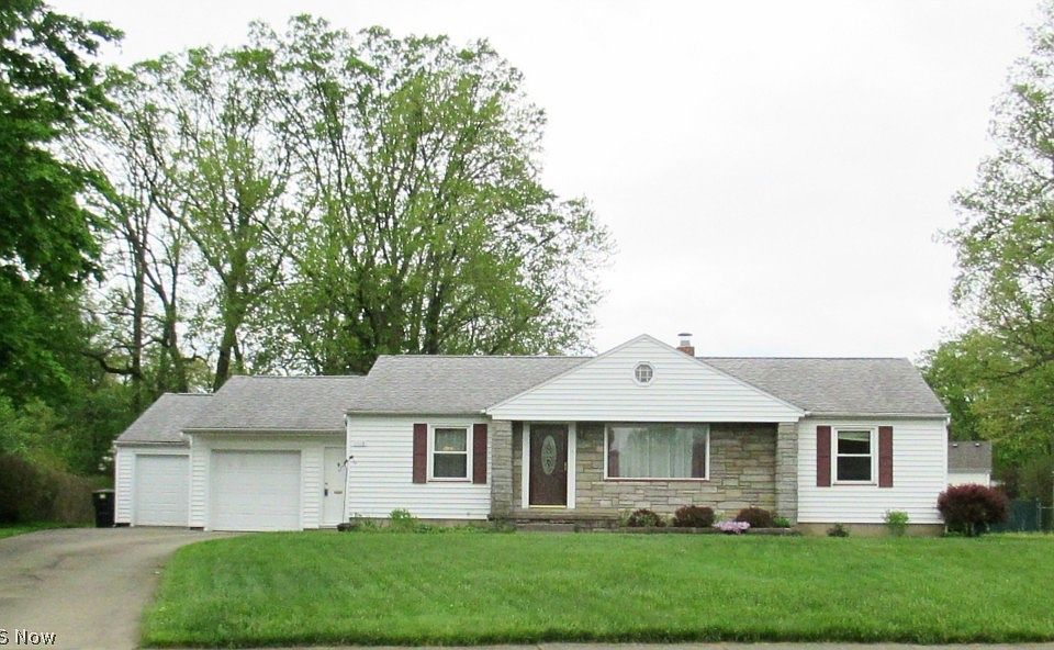1st image of 1119 Guarnieri Dr NE