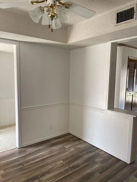4 bed, 2.5 bath, 2620 sqft, $1,875 — Photo 3