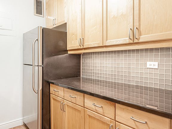 4th image of 201 E 87th St APT 14H