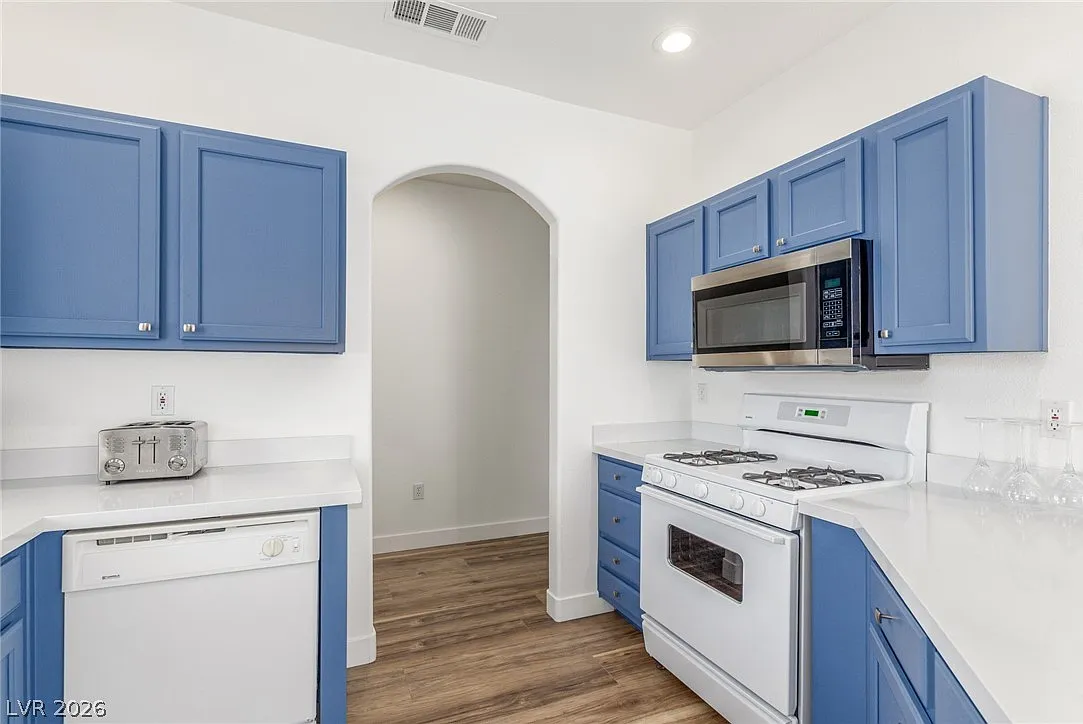 2 bed, 2.0 bath, 1100 sqft, $1,995 — Photo 1