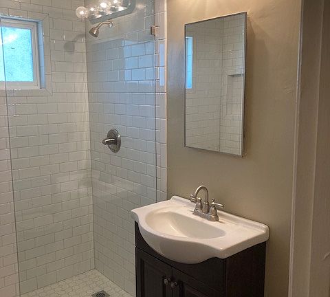 5th image of 1136 Azusa St