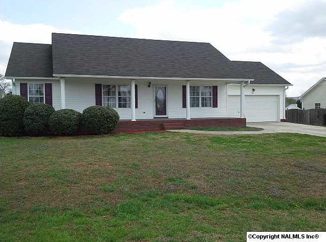 1st image of 105 Tanner Cove Cir