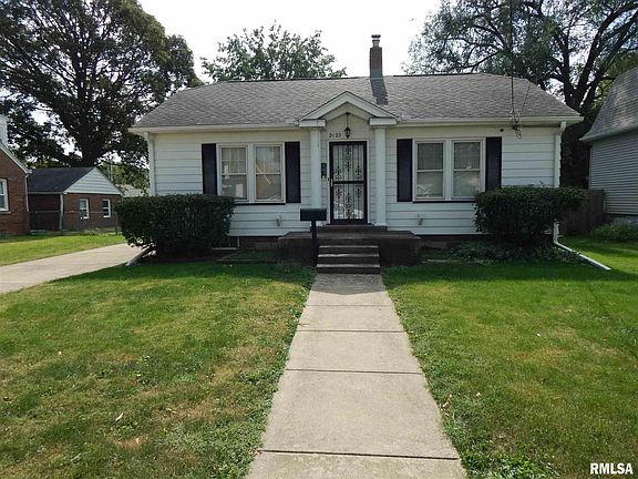 2nd image of 2022 W Callender Ave